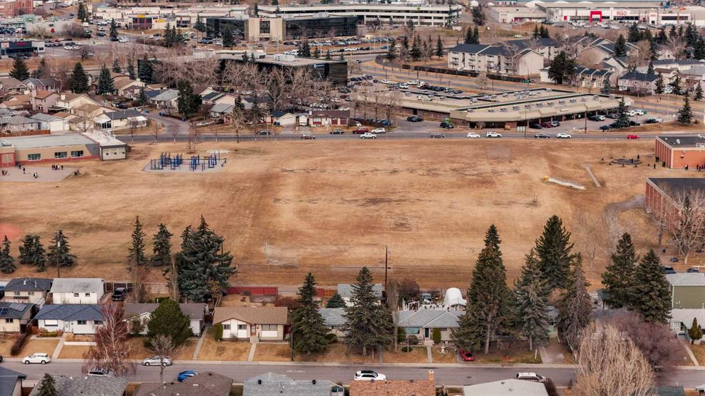 832 Raynard Crescent SE