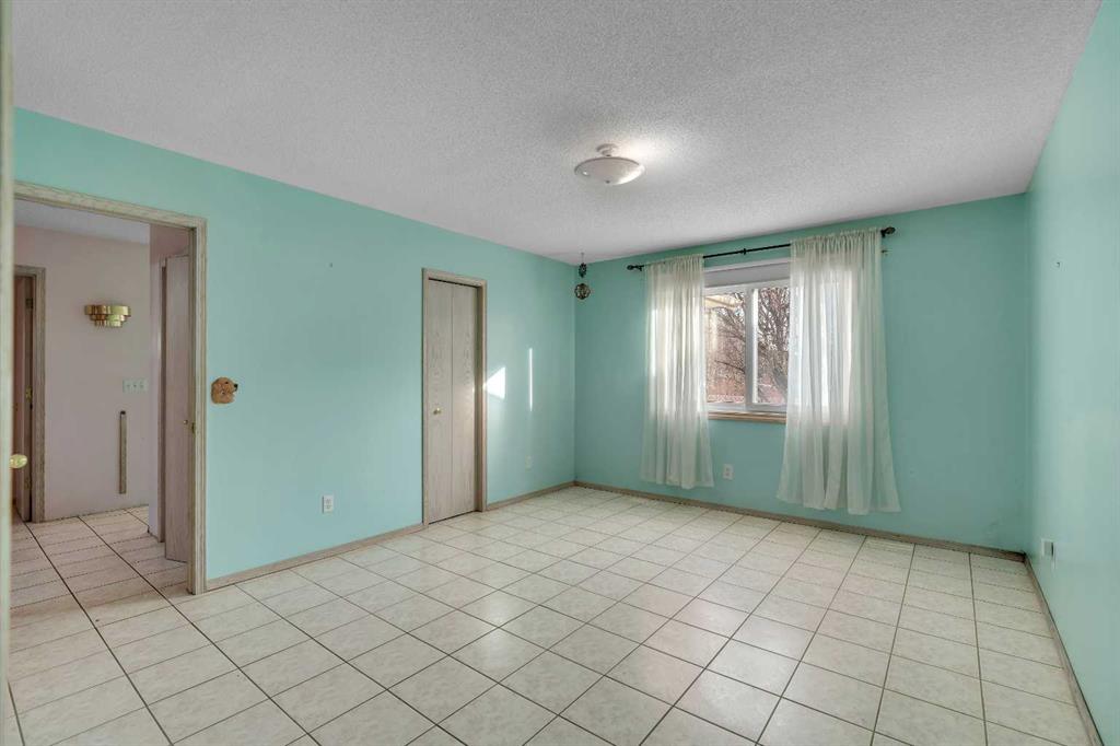 12 Hawkland Crescent NW