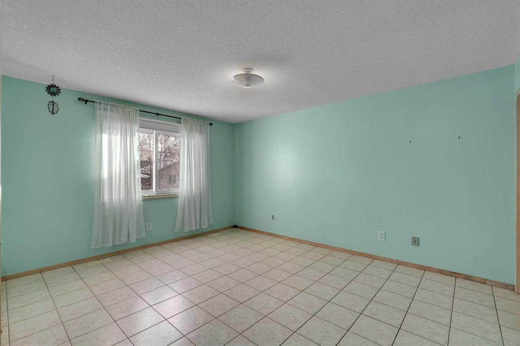 12 Hawkland Crescent NW