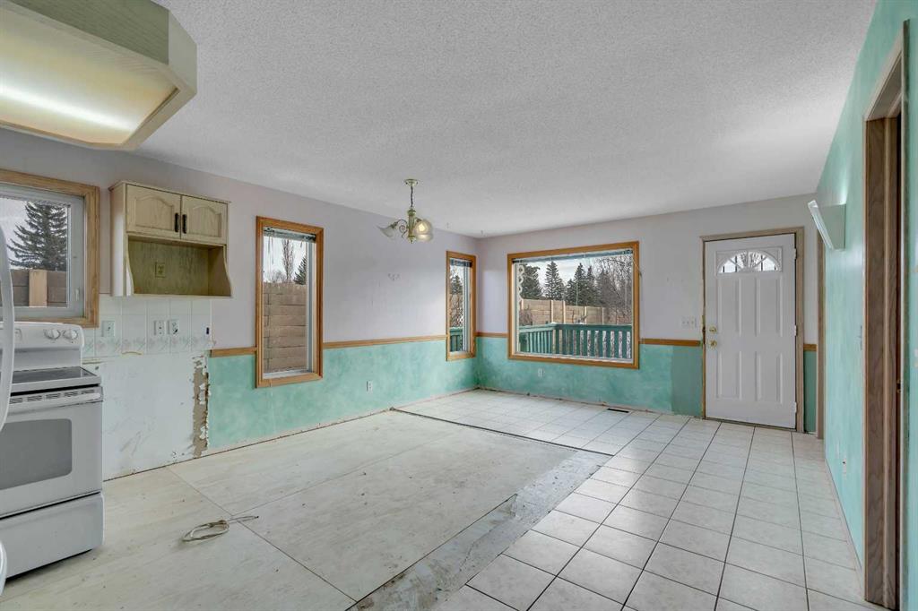 12 Hawkland Crescent NW