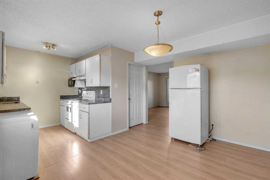 8112 36 Avenue NW Unit: 14