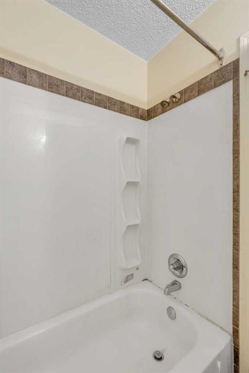 8112 36 Avenue NW Unit: 14