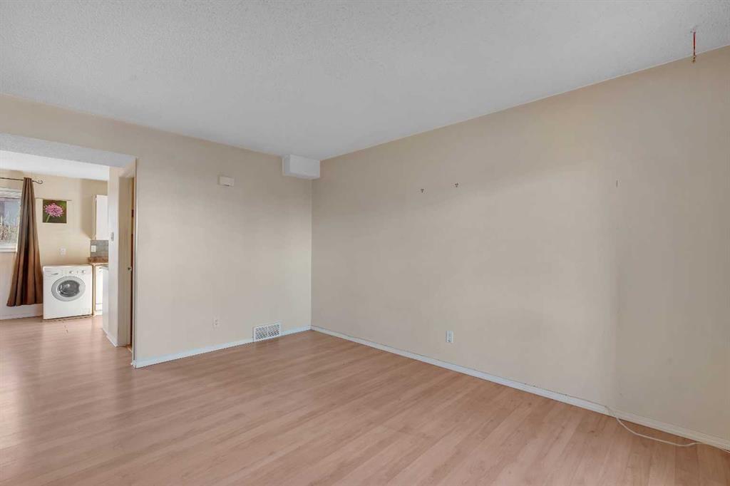 8112 36 Avenue NW Unit: 14