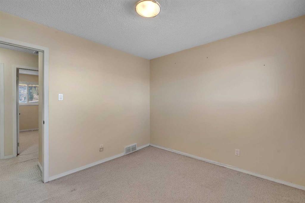 8112 36 Avenue NW Unit: 14