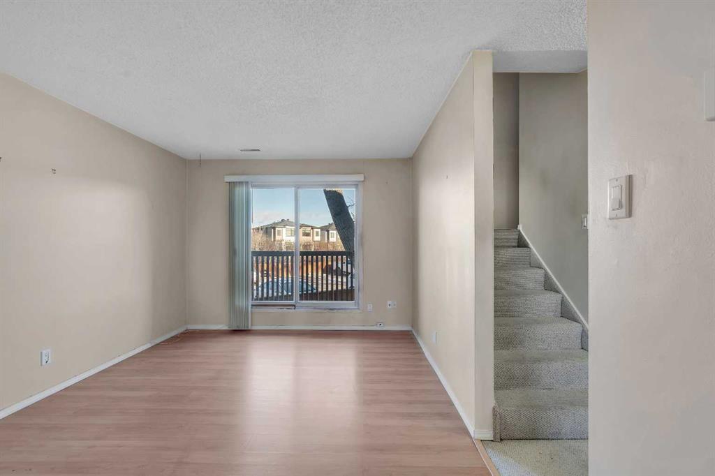 8112 36 Avenue NW Unit: 14