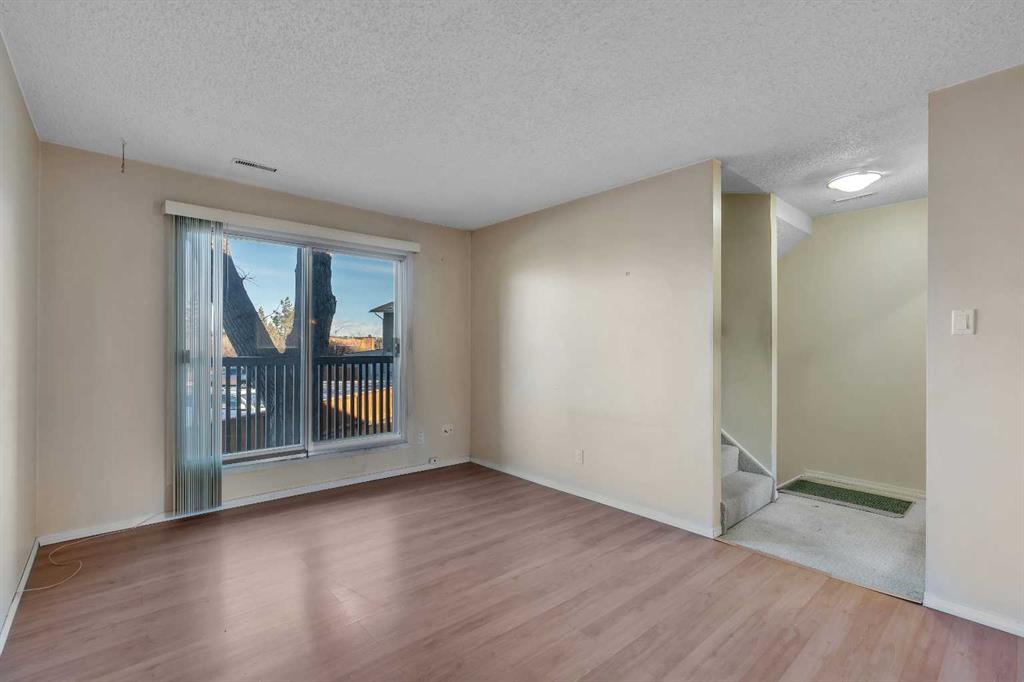 8112 36 Avenue NW Unit: 14