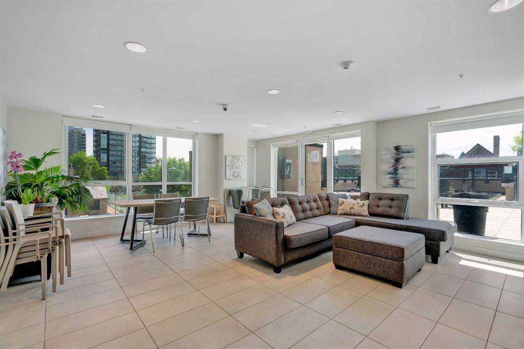 303 13 Avenue SW Unit: 1402