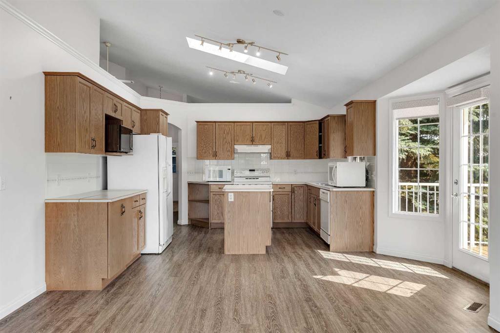 220 Cimarron Court