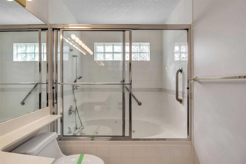 220 Cimarron Court