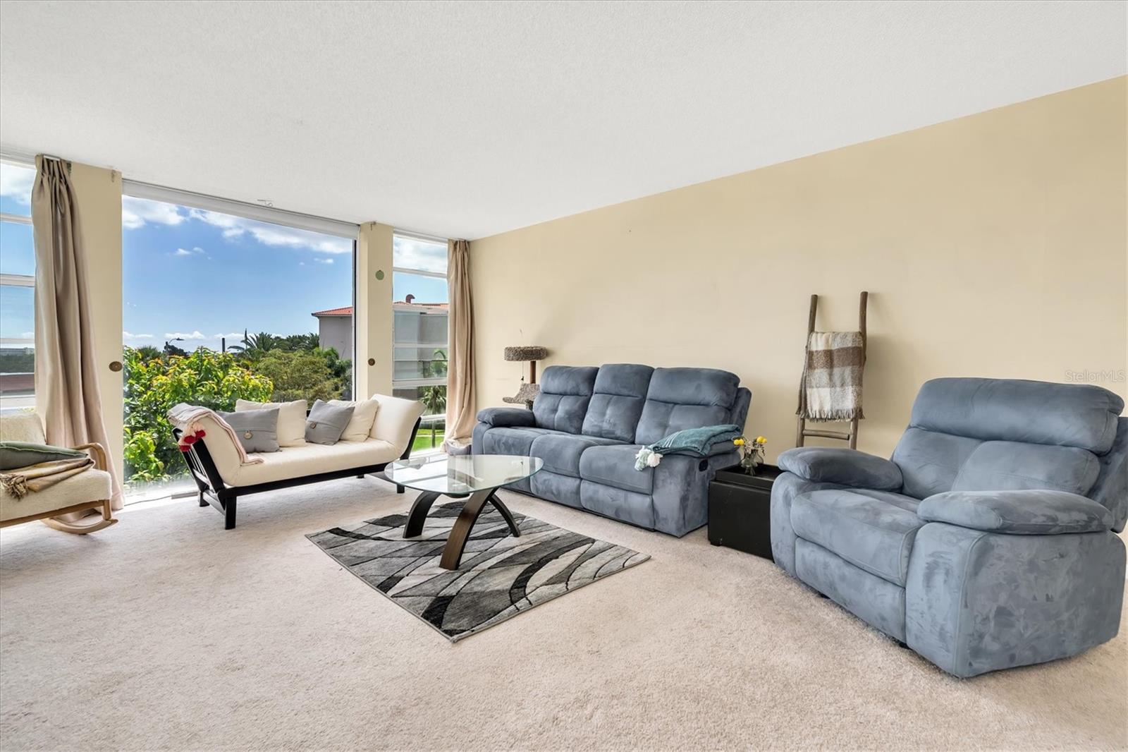 7400 SUN ISLAND DR S #307