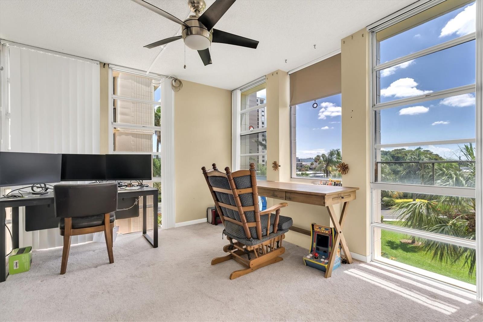 7400 SUN ISLAND DR S #307