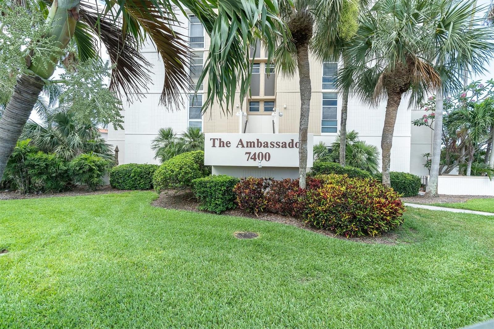 7400 SUN ISLAND DR S #307