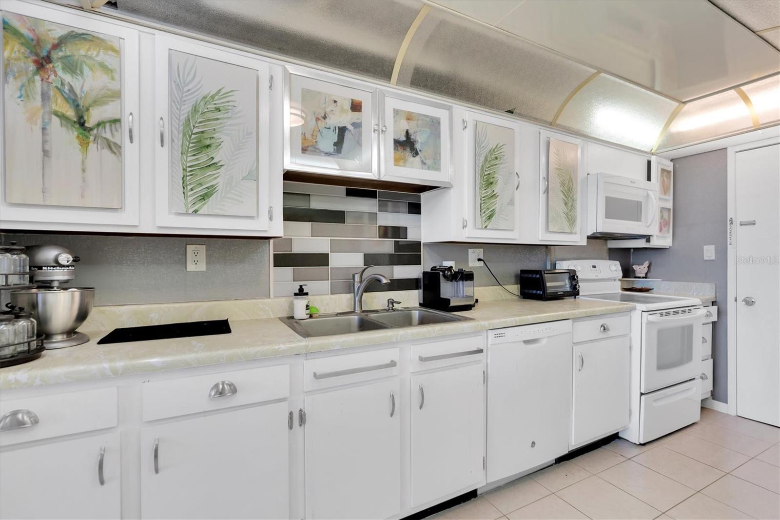 7400 SUN ISLAND DR S #307