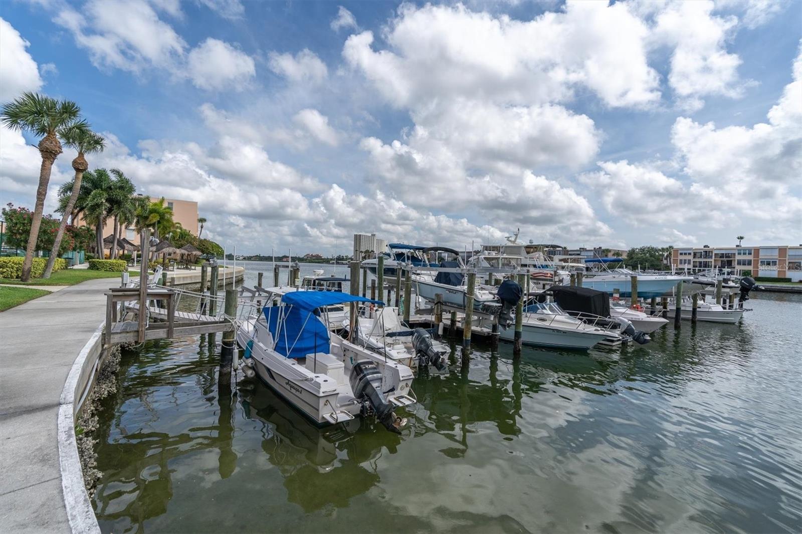 7400 SUN ISLAND DR S #307