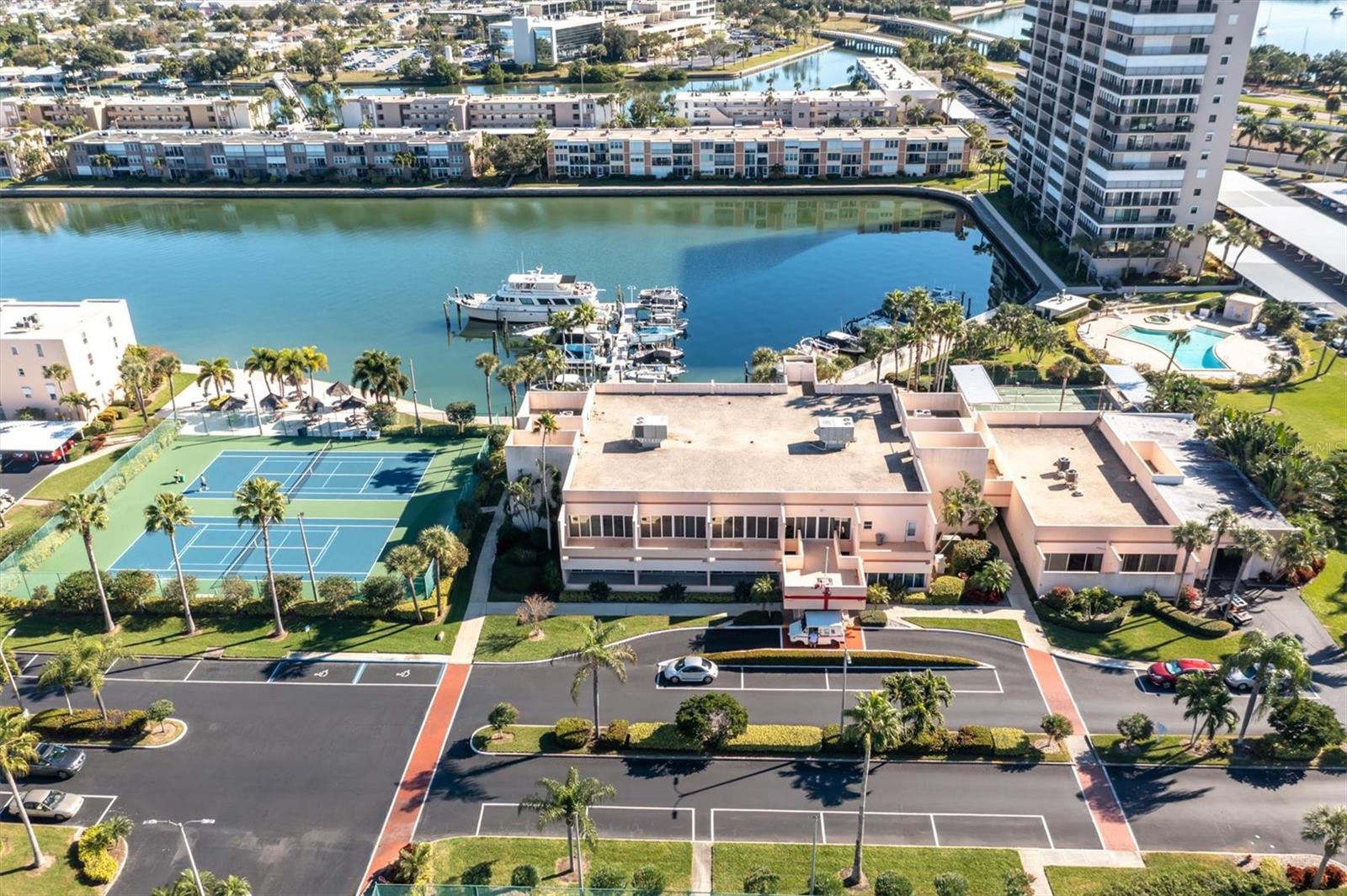 7400 SUN ISLAND DR S #307