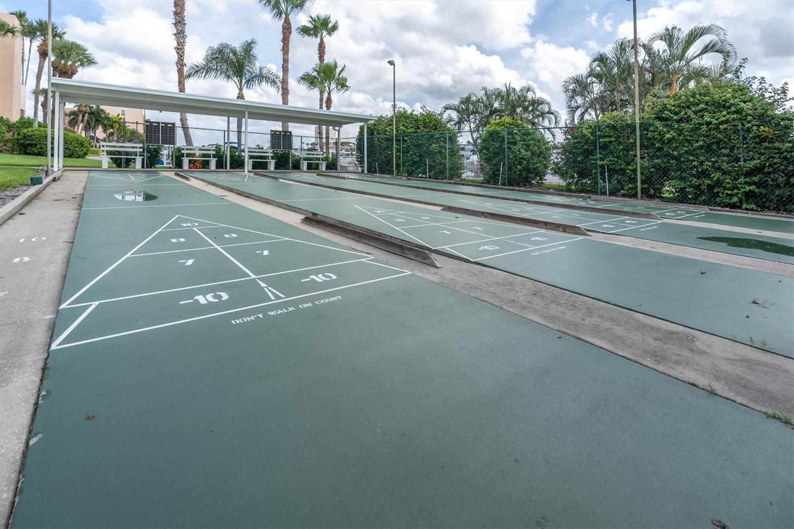 7400 SUN ISLAND DR S #307