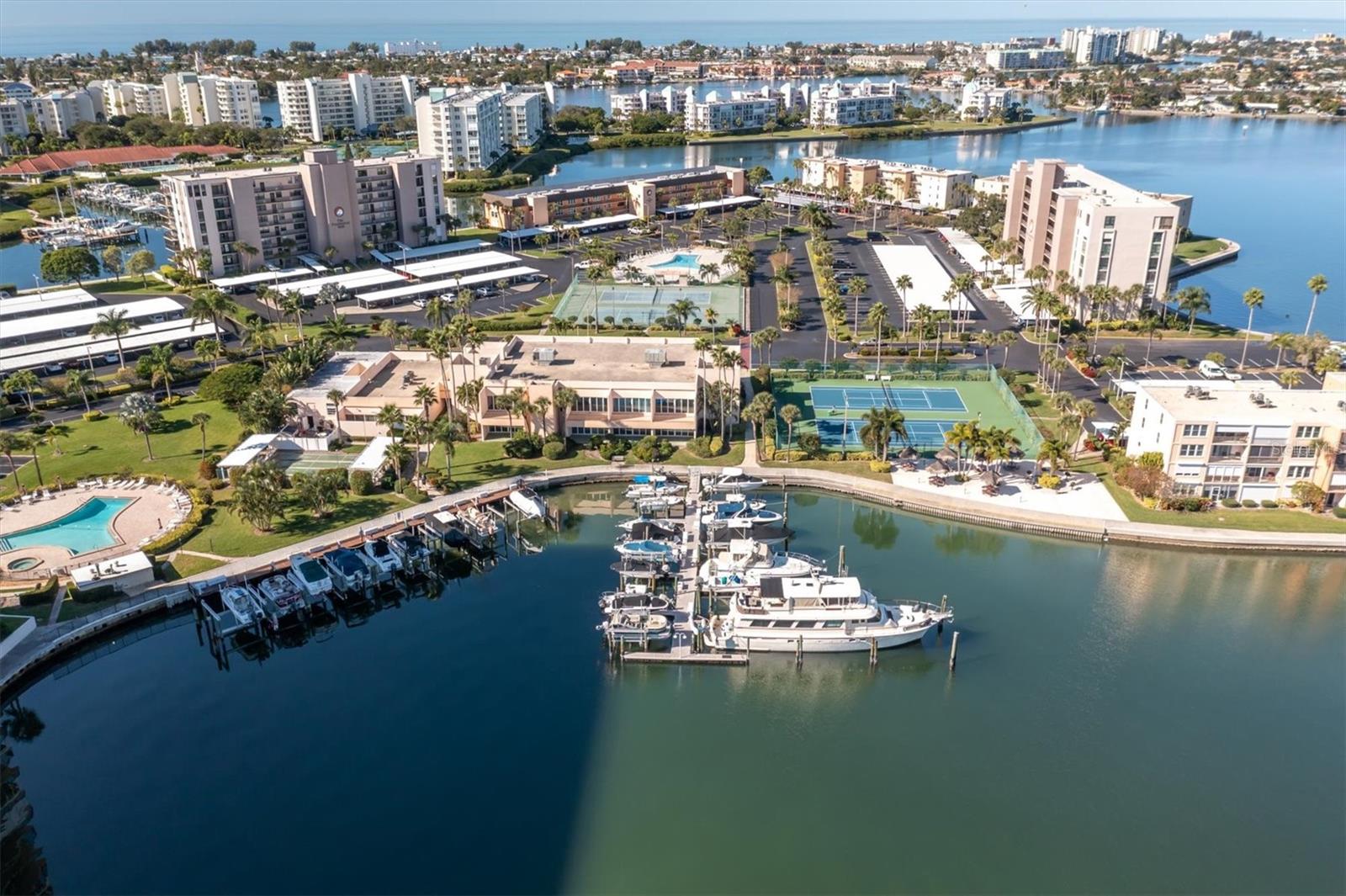 7400 SUN ISLAND DR S #307