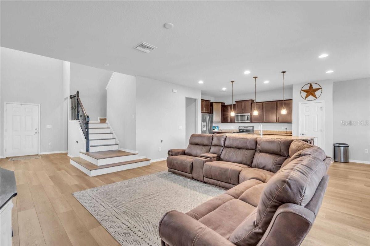 6334 KENAVA LOOP