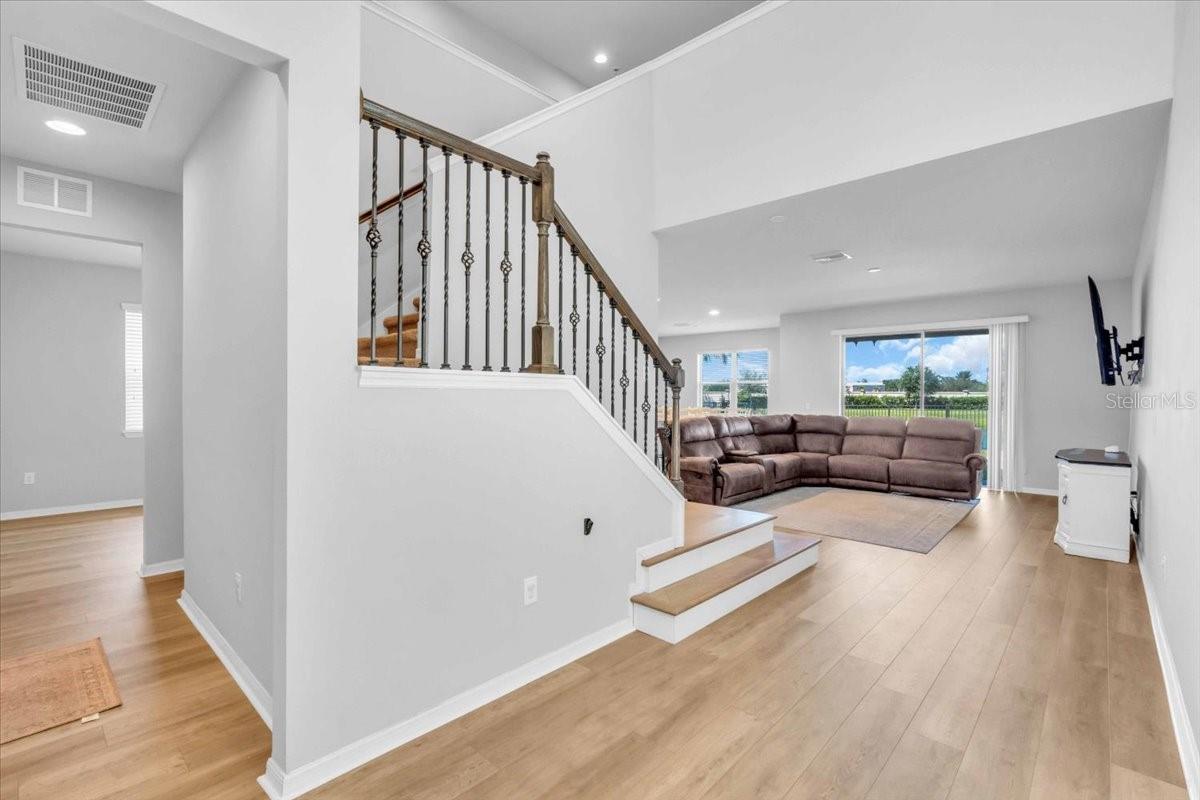 6334 KENAVA LOOP