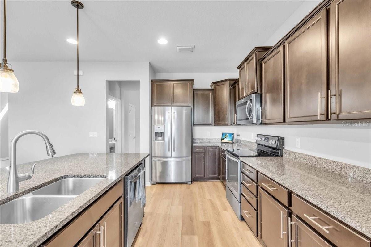 6334 KENAVA LOOP