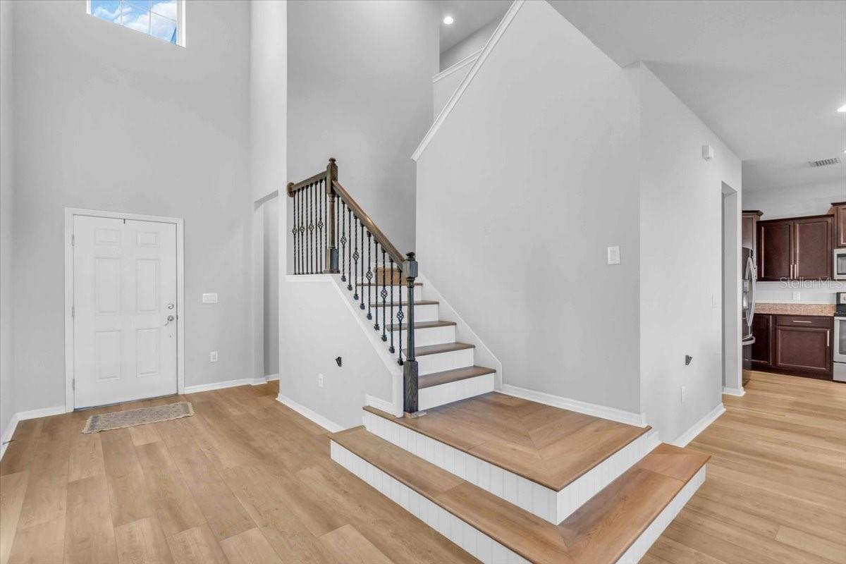 6334 KENAVA LOOP