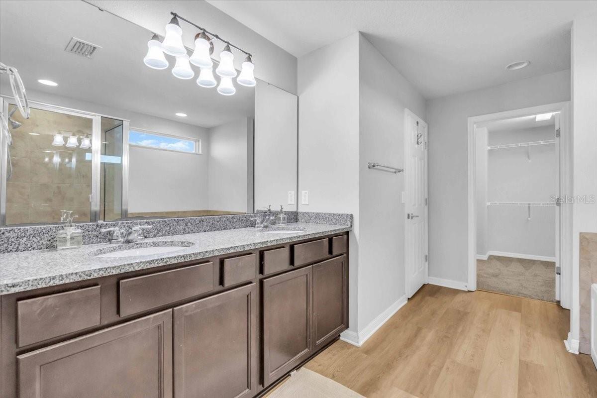 6334 KENAVA LOOP