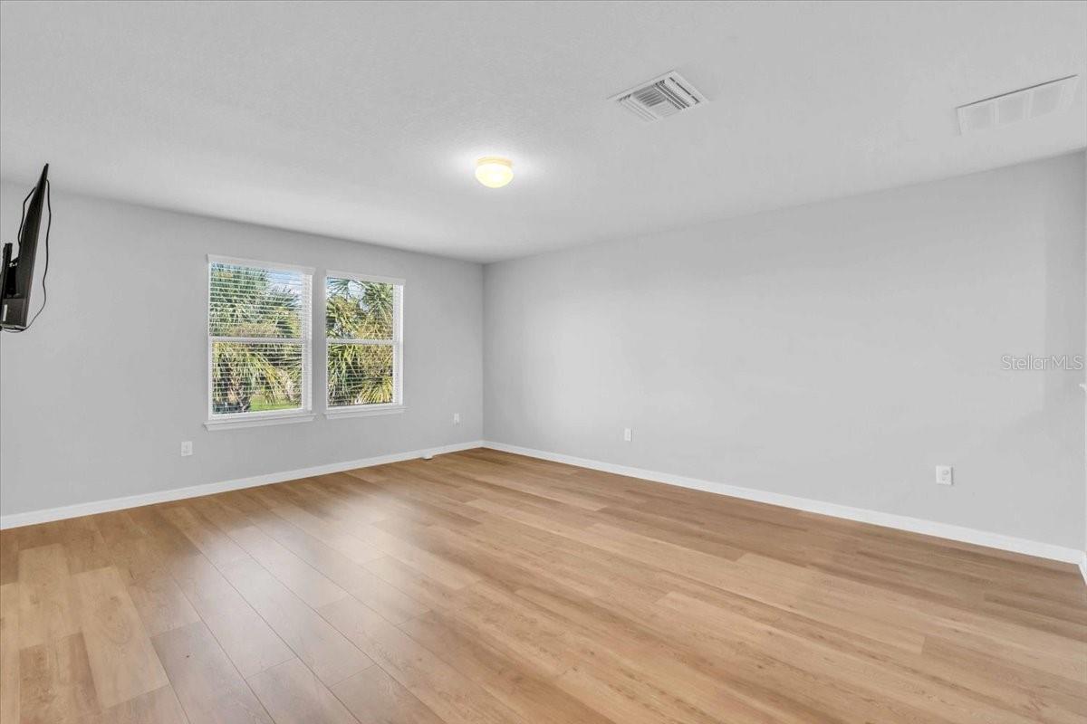 6334 KENAVA LOOP