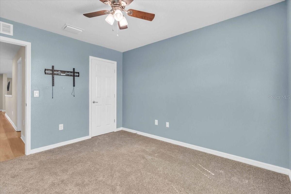 6334 KENAVA LOOP