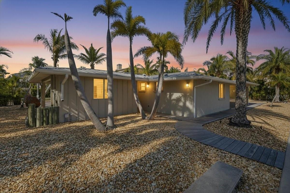 834 JUNGLE QUEEN WAY