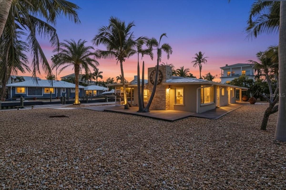 834 JUNGLE QUEEN WAY