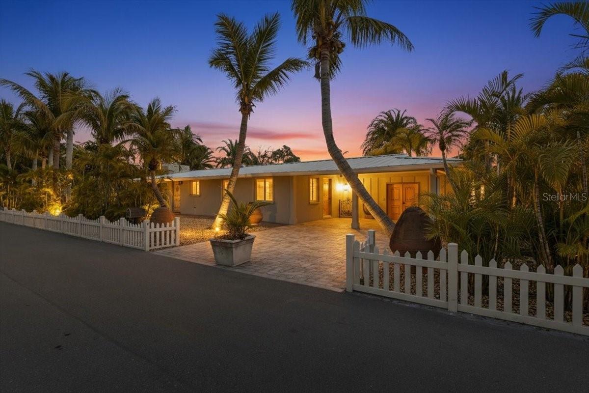 834 JUNGLE QUEEN WAY