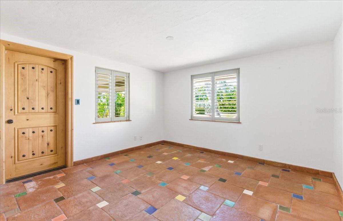 834 JUNGLE QUEEN WAY