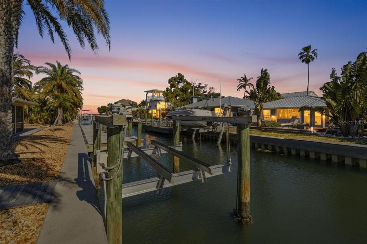 834 JUNGLE QUEEN WAY