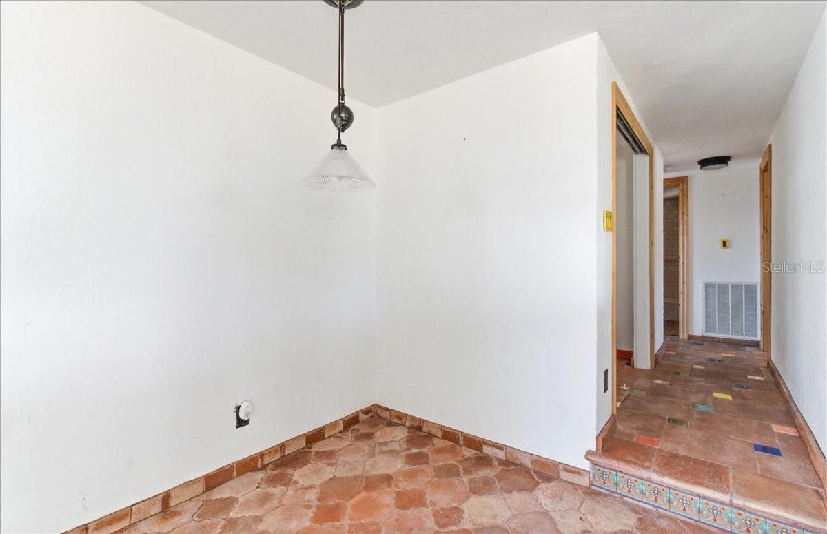 834 JUNGLE QUEEN WAY