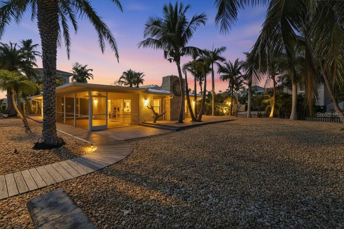 834 JUNGLE QUEEN WAY