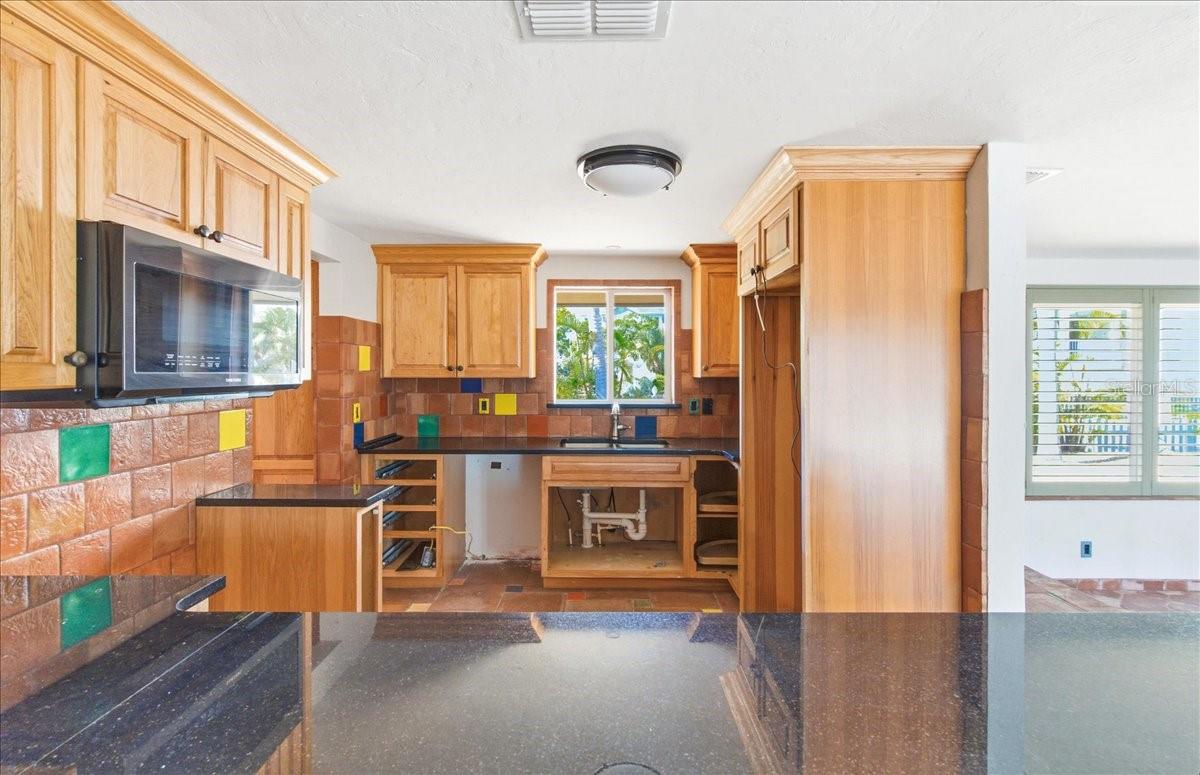 834 JUNGLE QUEEN WAY