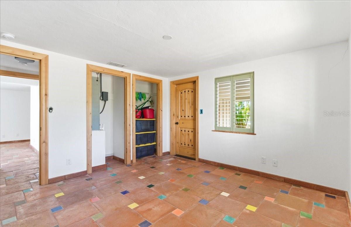 834 JUNGLE QUEEN WAY