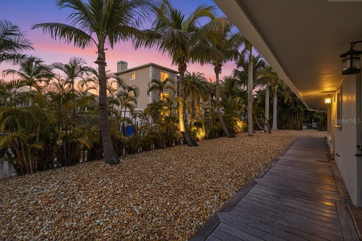 834 JUNGLE QUEEN WAY