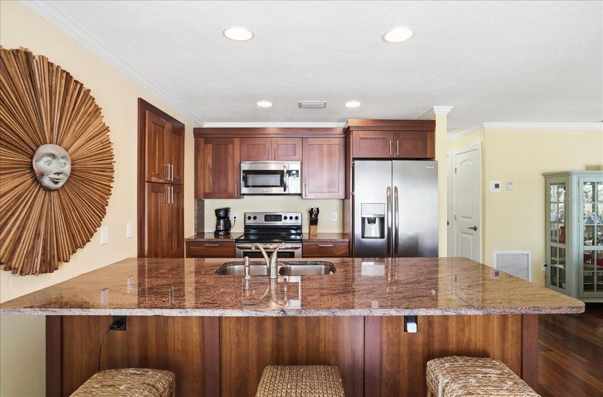 2811 GULF DR