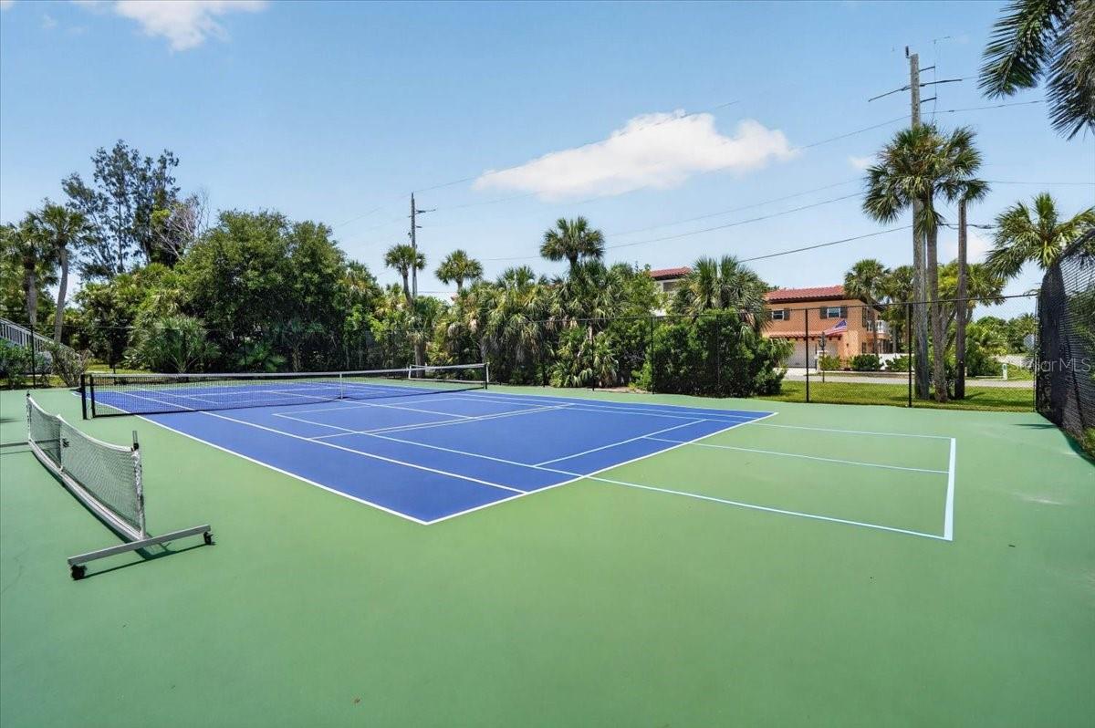 600 MANATEE AVE #230