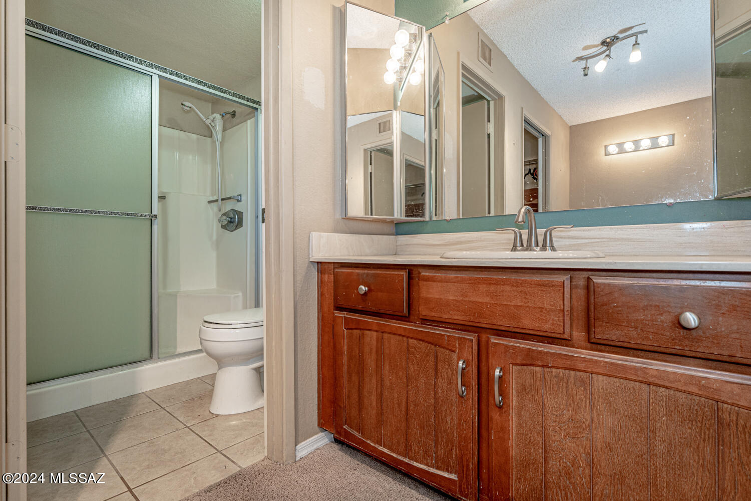 1211 N Paseo Del Cervato