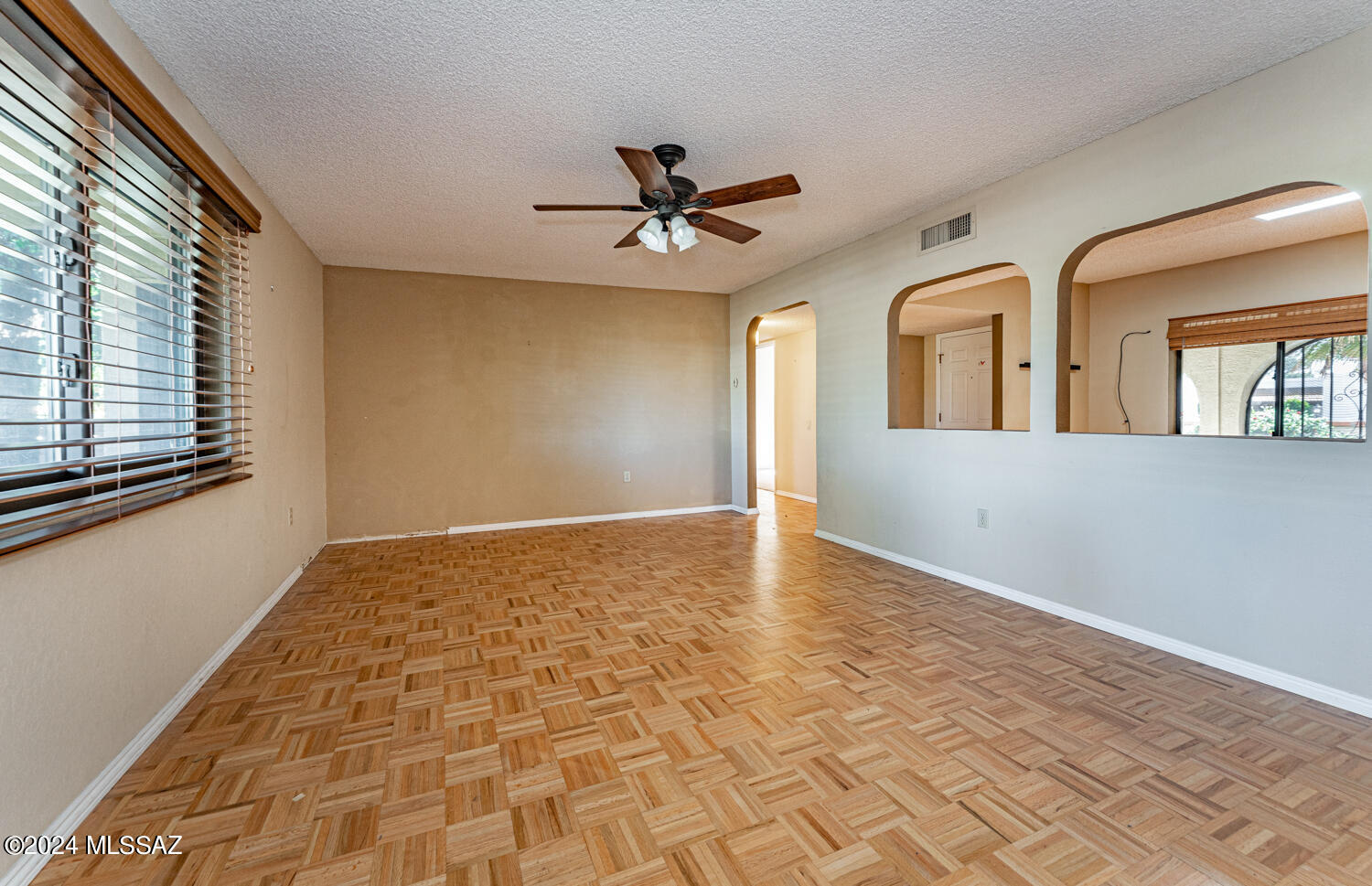 1211 N Paseo Del Cervato