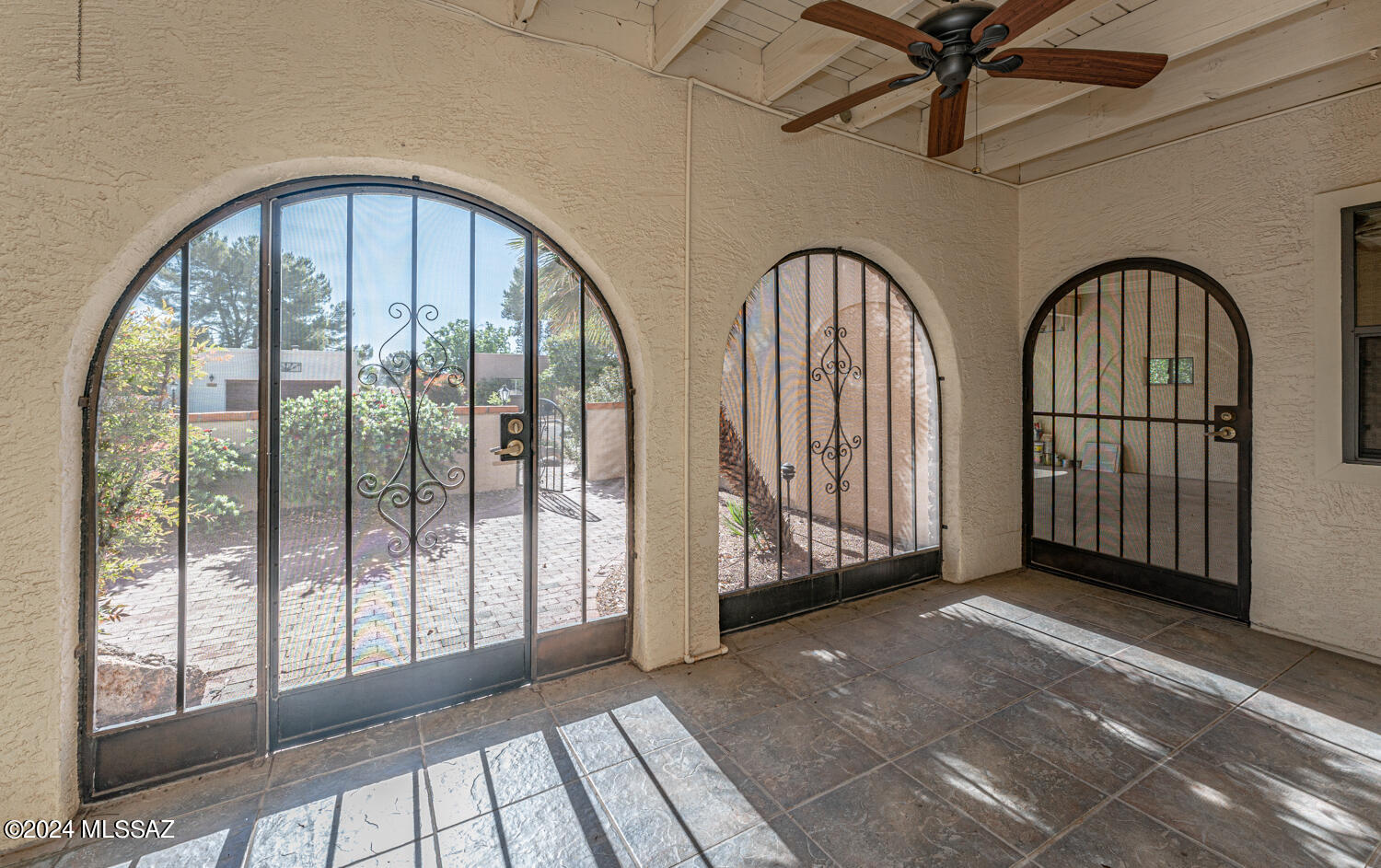 1211 N Paseo Del Cervato