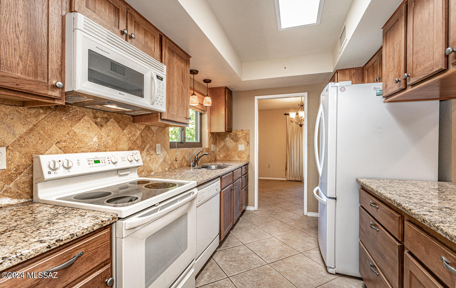 1211 N Paseo Del Cervato