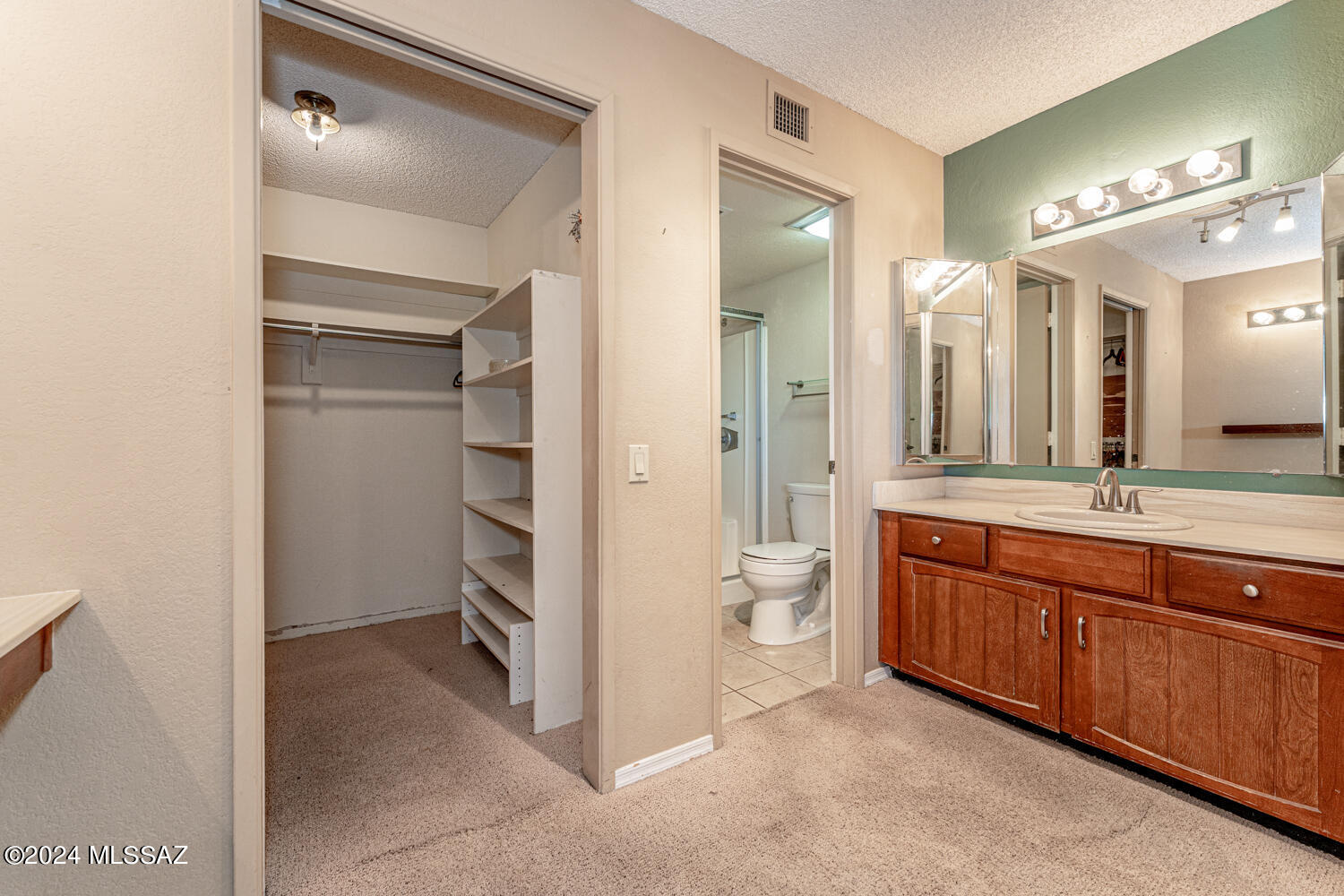 1211 N Paseo Del Cervato