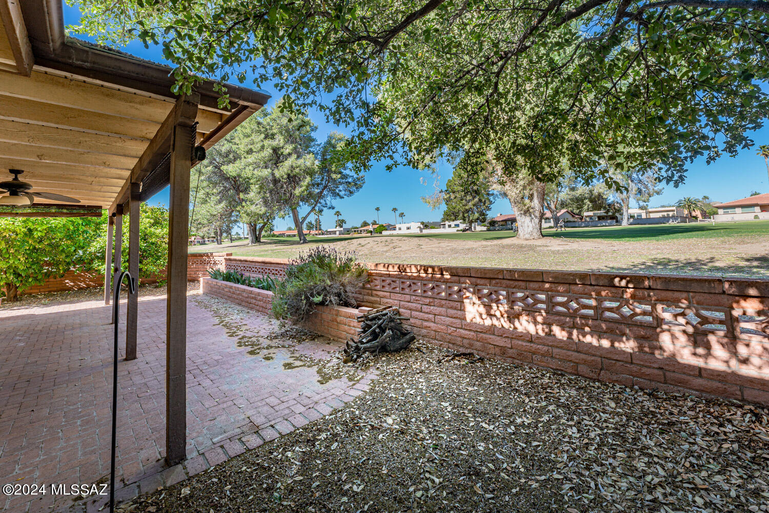 1211 N Paseo Del Cervato