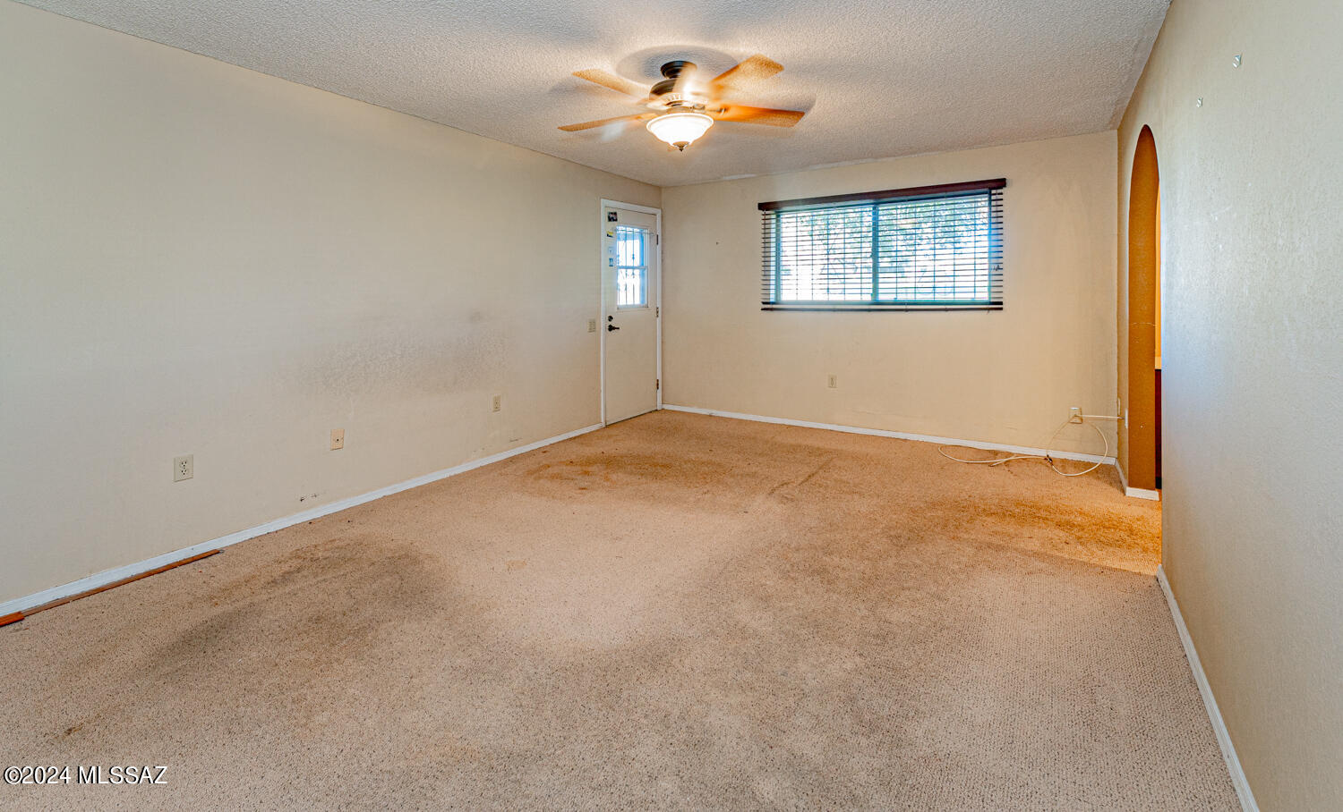 1211 N Paseo Del Cervato