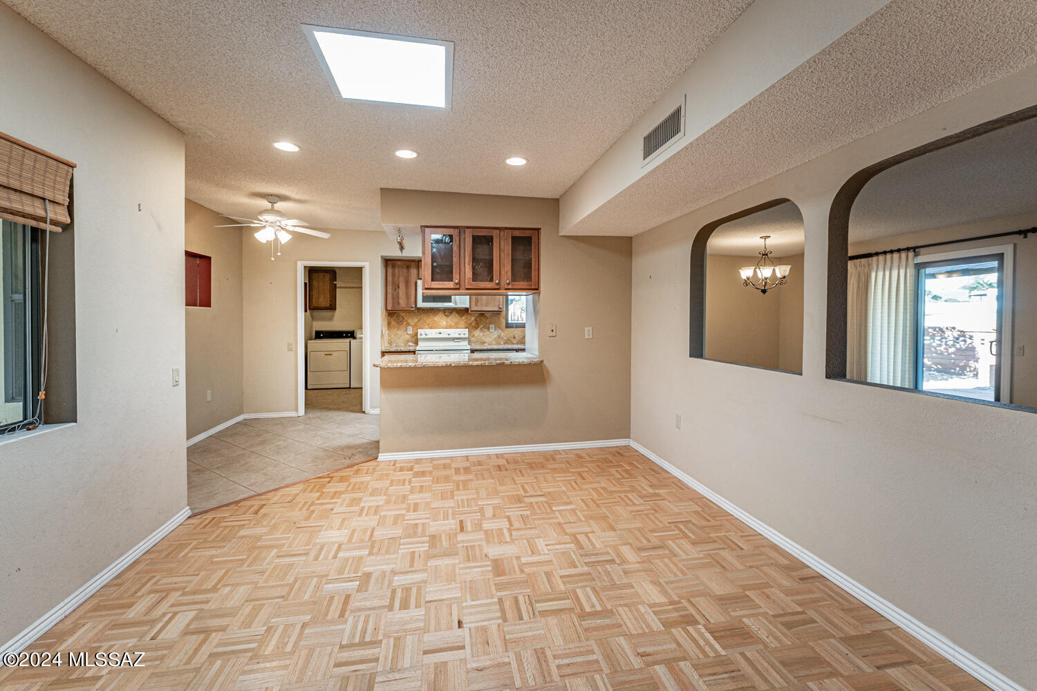 1211 N Paseo Del Cervato