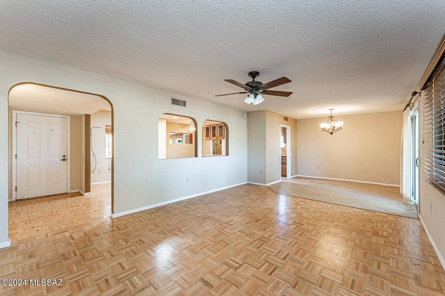 1211 N Paseo Del Cervato