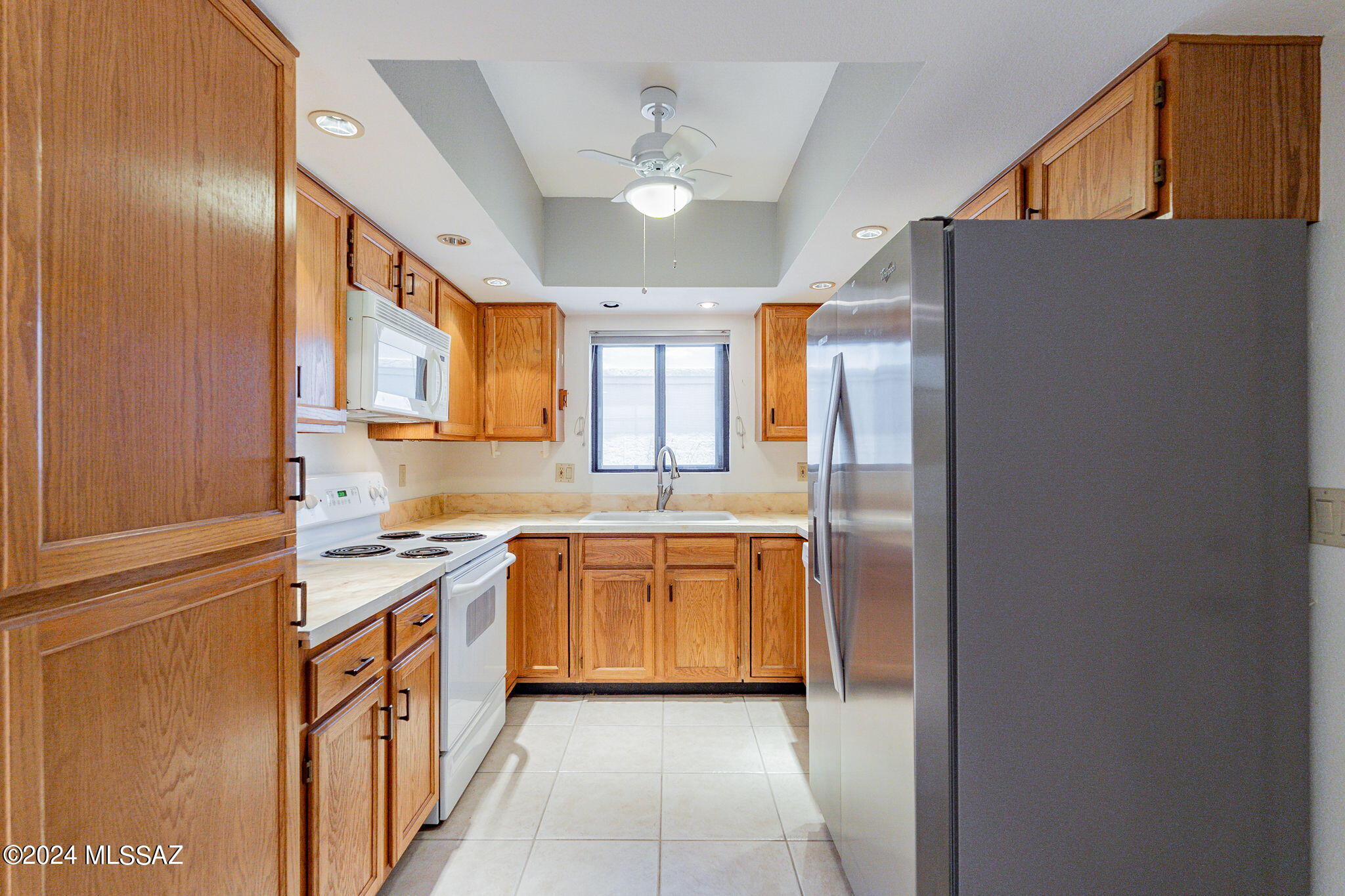 774 W Calle De Emilia